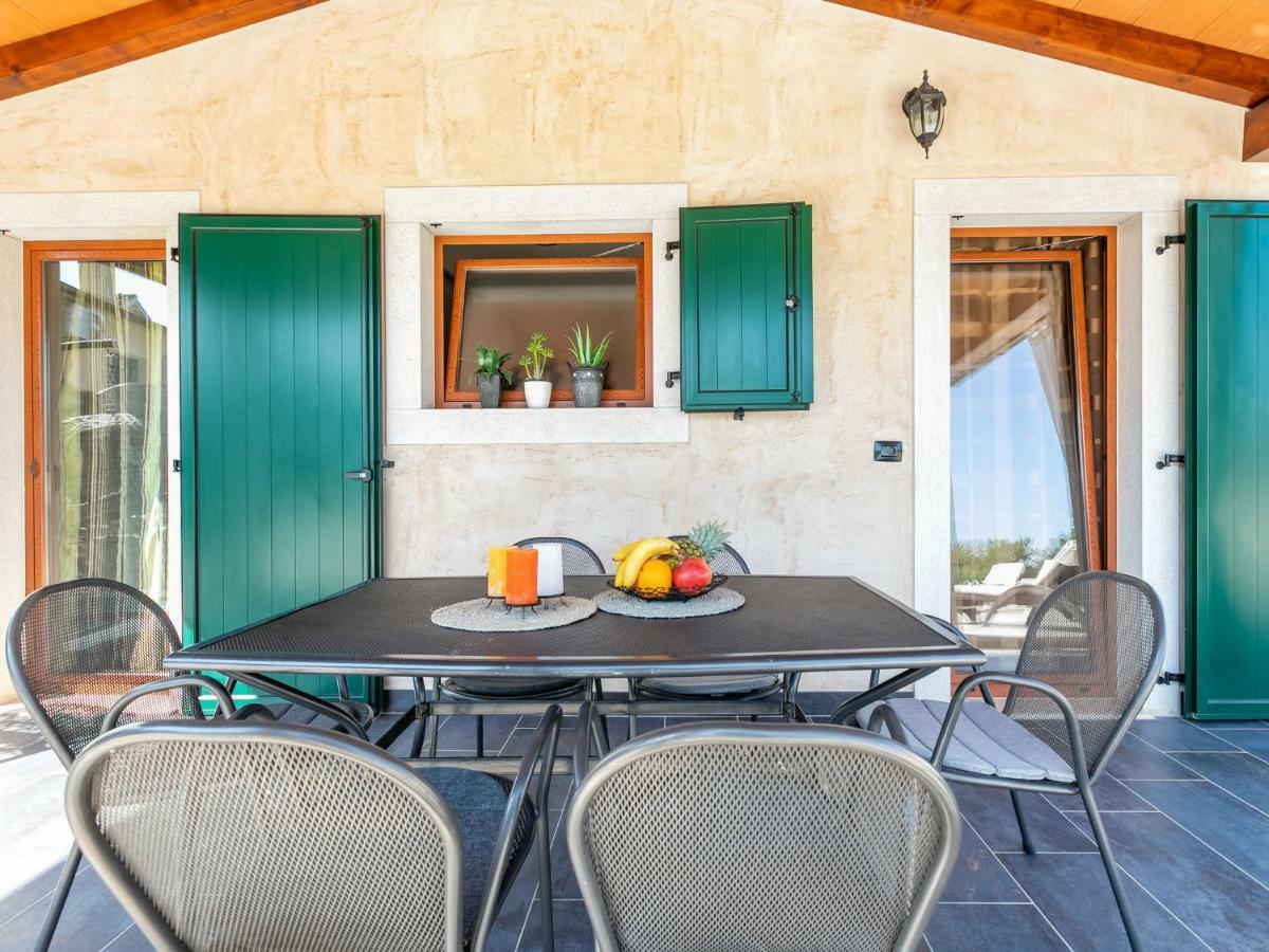 Poli Murvu By Interhome