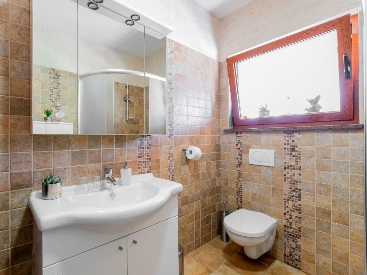 Poli Murvu By Interhome Case de vacanță